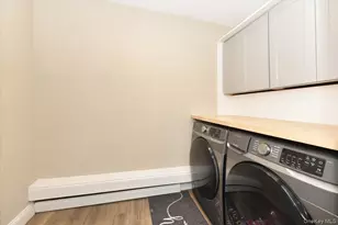 100 Georgian Ct, East Hills, NY 11576 - Photo 21