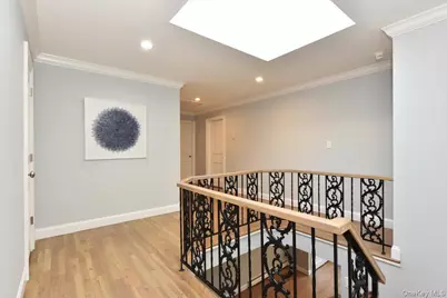 100 Georgian Court, East Hills, NY 11576 - Photo 23