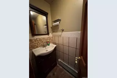 41 Broadway, Shirley, NY 11967 - Photo 11