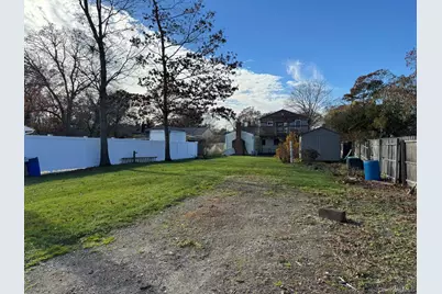 41 Broadway, Shirley, NY 11967 - Photo 21