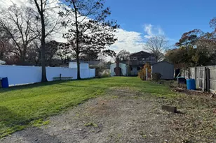 41 Broadway, Shirley, NY 11967 - Photo 21