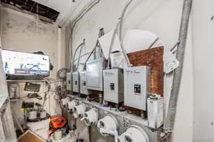 965 E 226th St, Bronx, NY 10466 - Photo 11