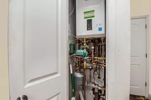 965 E 226th St, Bronx, NY 10466 - Photo 13