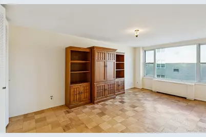 20 Old Mamaroneck Road #5Q, White Plains, NY 10605 - Photo 11