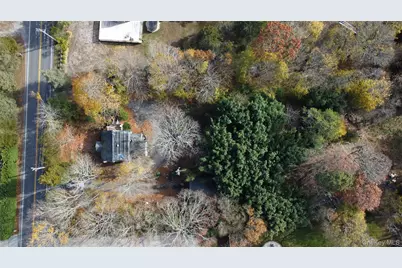 78 Bay Avenue W, Hampton Bays, NY 11946 - Photo 3