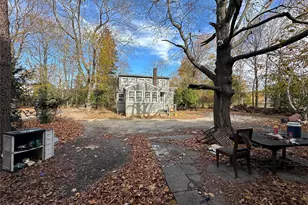 78 Bay Ave W, Hampton Bays, NY 11946 - Photo 11