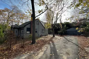 78 Bay Ave W, Hampton Bays, NY 11946 - Photo 9