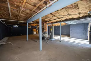 4 Walnut St, Poughkeepsie, NY 12601 - Photo 19