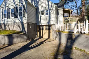 4 Walnut St, Poughkeepsie, NY 12601 - Photo 21