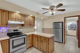 2 Welcome Ln, Wantagh, NY 11793 - Photo 9