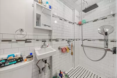 4183 Murdock Avenue, Bronx, NY 10466 - Photo 11