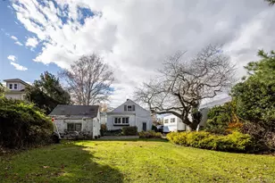 109 Bailey Ave, Patchogue, NY 11772 - Photo 15