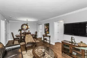 31 Cambridge Dr W, Copiague, NY 11726 - Photo 7