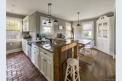 2490 Pike Street, Mattituck, NY 11952 - Photo 5