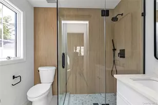 157 Lincoln Ave, Mineola, NY 11501 - Photo 11