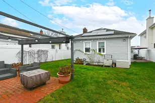 2704 Beach Dr, Merrick, NY 11566 - Photo 7