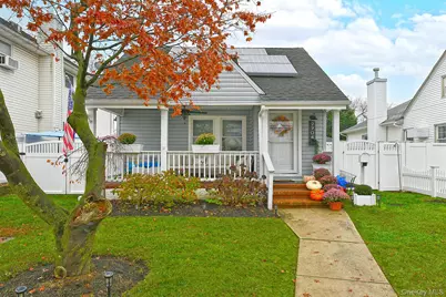 2704 Beach Drive, Merrick, NY 11566 - Photo 3