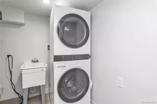 157 Lincoln Ave, Mineola, NY 11501 - Photo 9