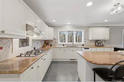 1400 Chatham Lane, Yorktown Heights, NY 10598 - Photo 11