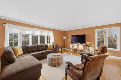 1400 Chatham Lane, Yorktown Heights, NY 10598 - Photo 23