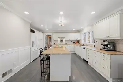 1400 Chatham Lane, Yorktown Heights, NY 10598 - Photo 9