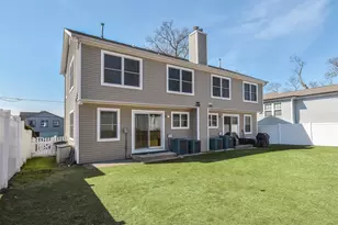 24B Sintsink Dr W, Port Washington, NY 11050 - Photo 27