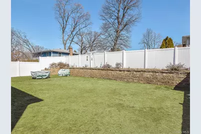 24B Sintsink Dr W, Port Washington, NY 11050 - Photo 29