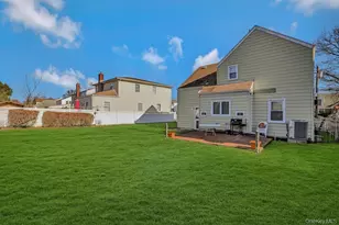 645 S 10th St, New Hyde Park, NY 11040 - Photo 23