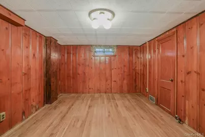 645 S 10th Street, New Hyde Park, NY 11040 - Photo 17