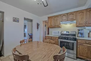 645 S 10th St, New Hyde Park, NY 11040 - Photo 9