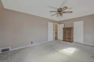 645 S 10th St, New Hyde Park, NY 11040 - Photo 11