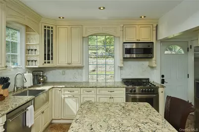 7 Avondale Road, Yonkers, NY 10710 - Photo 11