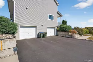 2 Harcourt Cosman Dr, Newburgh, NY 12550 - Photo 35