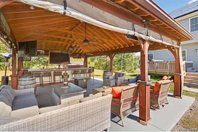 2 Harcourt Cosman Drive, Newburgh, NY 12550 - Photo 31