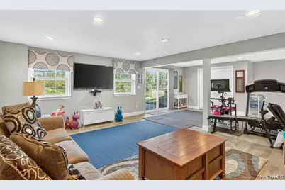 2 Harcourt Cosman Drive, Newburgh, NY 12550 - Photo 25