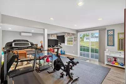 2 Harcourt Cosman Drive, Newburgh, NY 12550 - Photo 27