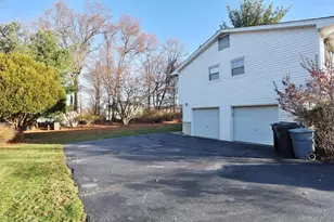 12 Van Gogh Ln, Airmont, NY 10901 - Photo 17