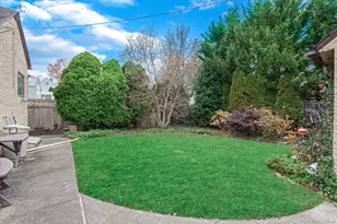 3-31 Richmond Rd, Douglaston, NY 11363 - Photo 3