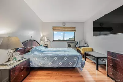 7449 Calamus Avenue #51, Elmhurst, NY 11373 - Photo 17