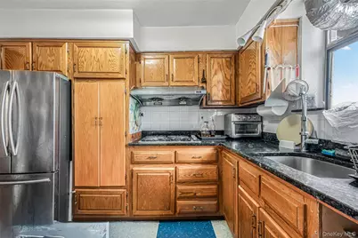 7449 Calamus Avenue #51, Elmhurst, NY 11373 - Photo 5