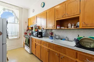 61-38 Linden St, Ridgewood, NY 11385 - Photo 7