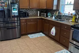 489 Easton St, Ronkonkoma, NY 11779 - Photo 9