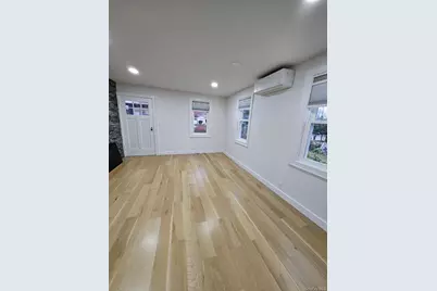 141 Linden Street, Roslyn Heights, NY 11577 - Photo 3