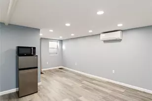 62-86 Dry Harbor Rd, Middle Village, NY 11379 - Photo 25