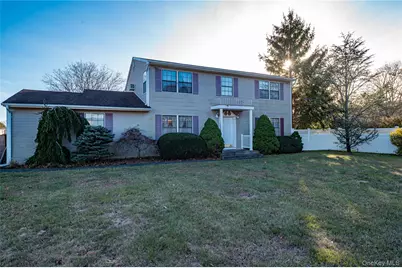 290 E Woodside Avenue, Patchogue, NY 11772 - Photo 1