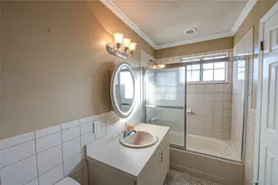 290 E Woodside Ave, Patchogue, NY 11772 - Photo 21