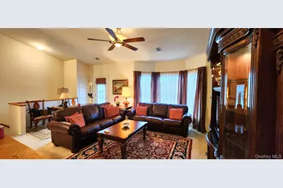 512 Narragansett Villas Drive, Lindenhurst, NY 11757 - Photo 1