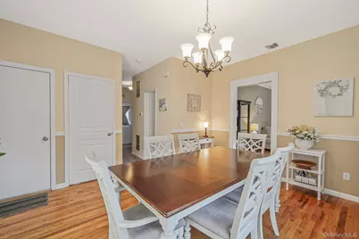 194 Oxhead Road, Centereach, NY 11720 - Photo 13