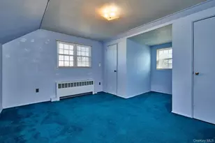 1068 Ashley Dr, Valley Stream, NY 11580 - Photo 19