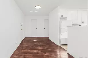 1 Oakridge Pl, Eastchester, NY 10709 - Photo 9